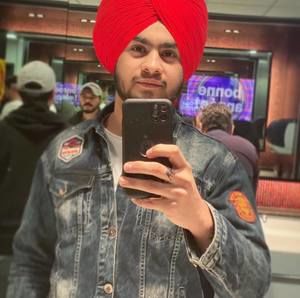 Meet your Posher, Gur